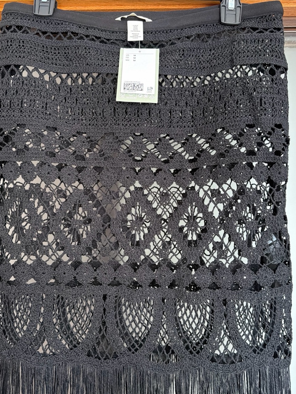 NWT H&M Black Crochet Fringe Midi Skirt - Picture 2 of 4